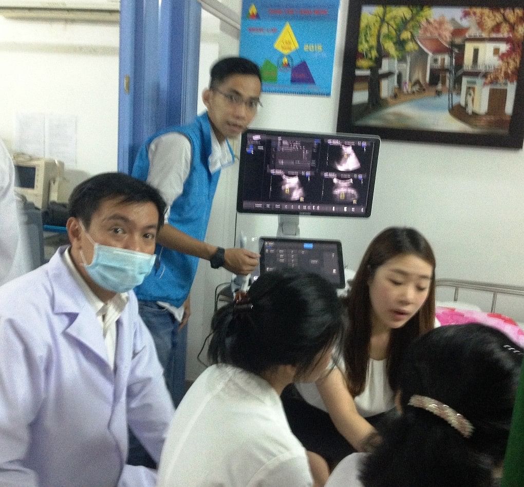 Medic van hanh may sieu am RS80A SAMSUNG 1